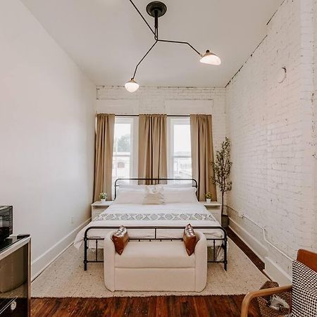East Main Lofts - Farmhouse 204 マディソン エクステリア 写真