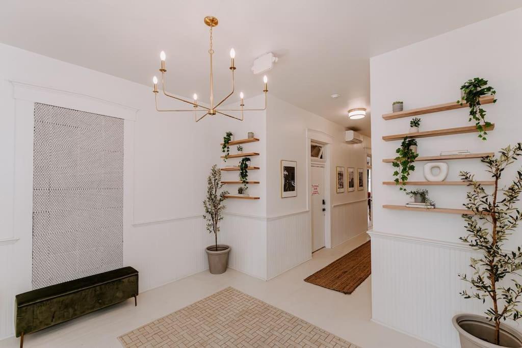 East Main Lofts - Farmhouse 204 マディソン エクステリア 写真